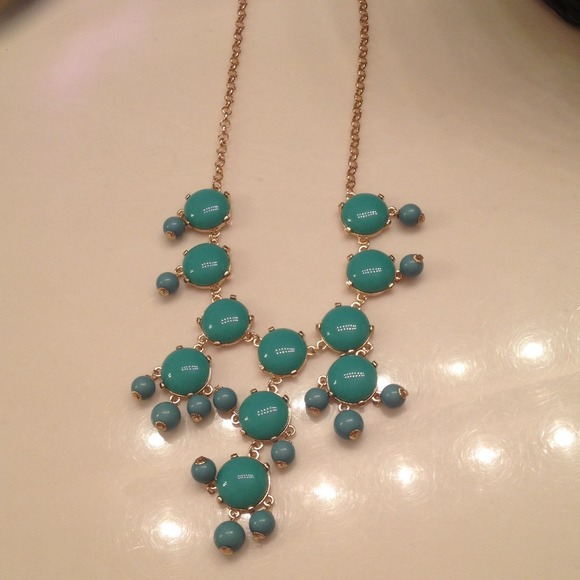 🚫SOLD🚫 green bubble necklace