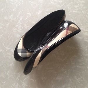ON HOLD: Patent leather and plaid Burberry flats!