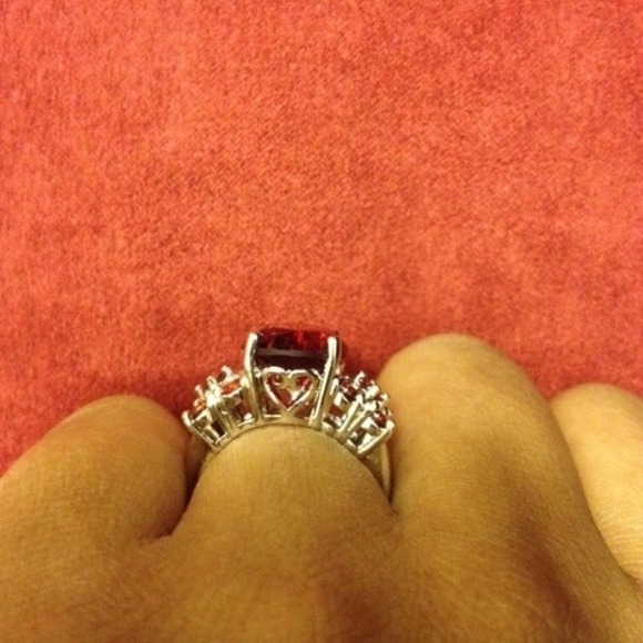 Beautiful ring! - Picture 3 of 3