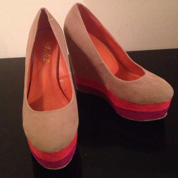 multi colored wedge