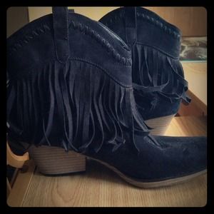 Black fringe boots