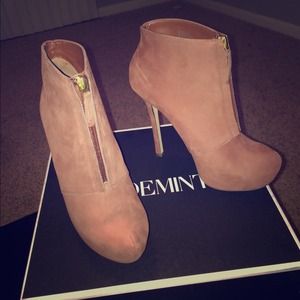 New ShoeMint Size 7 DarkNude