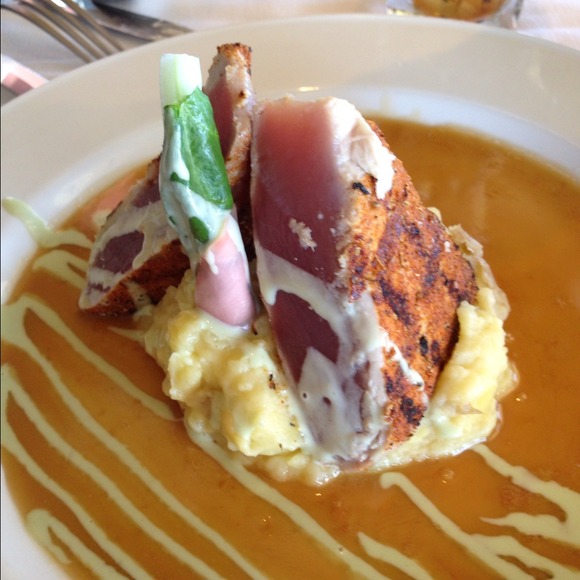 Glass of fashion & mold of form- WH Cooper - Picture 3 of 7