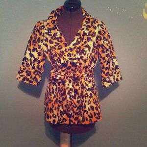 Cheetah short trench style jacket💛💛