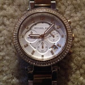 🔴🔴🔴On hold for @drg__ Michael Kors watch