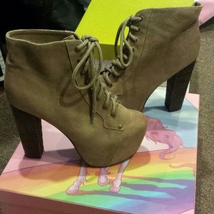 NWOT Jeffrey Campbell Litas in Taupe