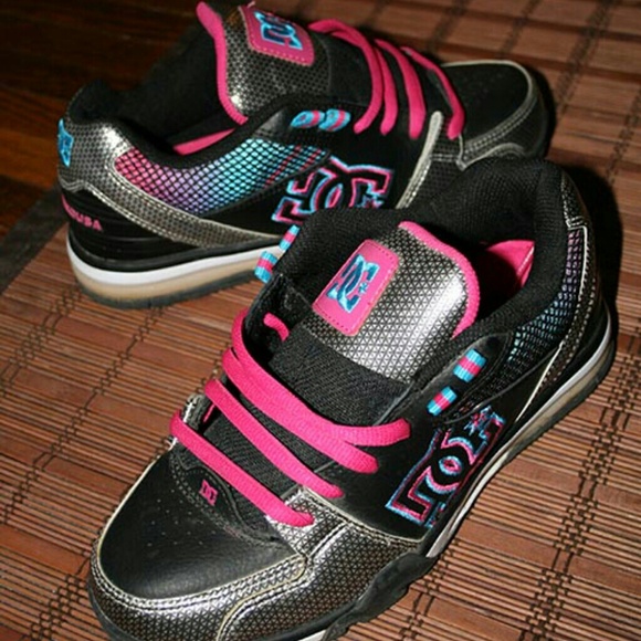 REDUCED!! DC shoes worn under 5 times