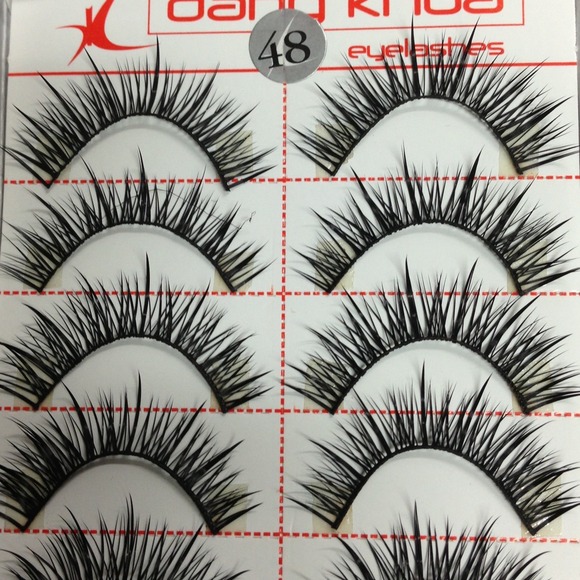 False eyelashes