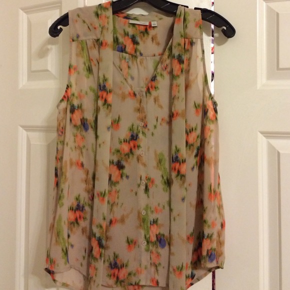 Halogen Tops - NWOT Halogen sleeveless print blouse