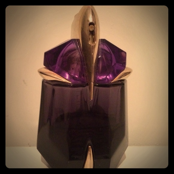 Alien perfume