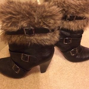 Reserved @williamskatz Faux fur black boots