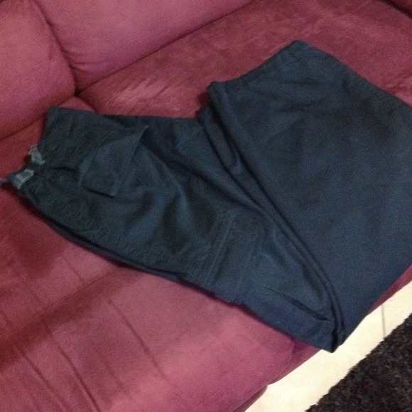 Black cargo pants (men)