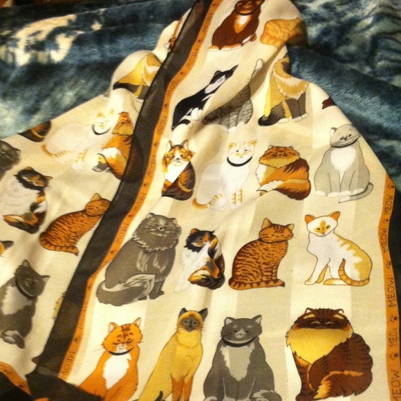 Scarf - Picture 3 of 4