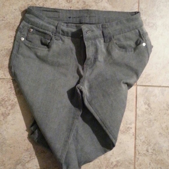 Celebrity pink jeans size 5 feel like microfiber!
