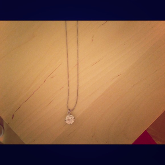 Crystal neckless with 12 inch chain