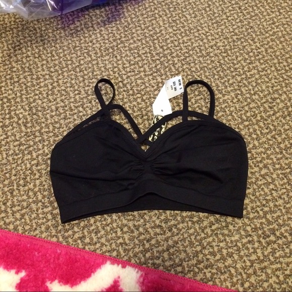 🎈SOLD🎈LF bralette in black!