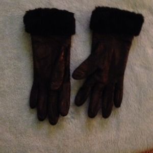 Faux fur trimmed black leather gloves