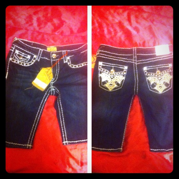 size 7 shorts BRAND NEW NEVER WORN!