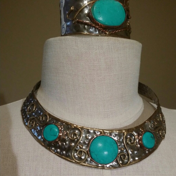 Boutique turquoise choker with matching set