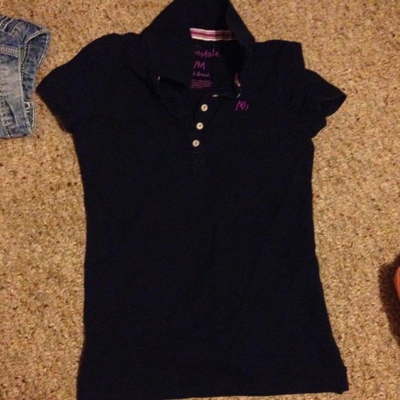 navy blue polo.