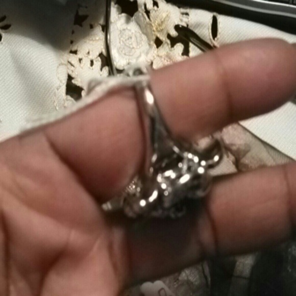 Ring - Picture 2 of 2