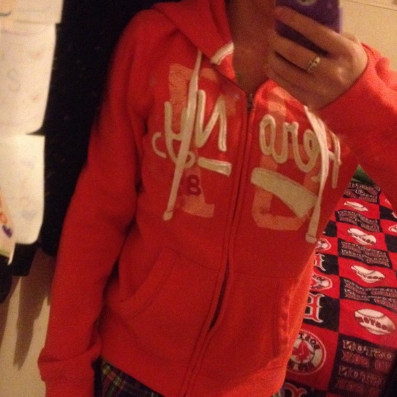 orange Aeropostale sweatshirt