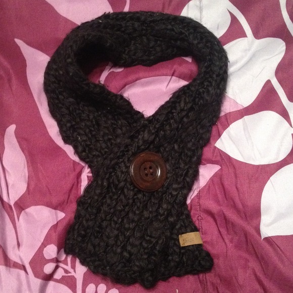 Black knitted fossil Scarf