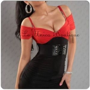 ⬇⬇⬇Reduced Red and Black blouse🎈⬇⬇⬇⬇⬇