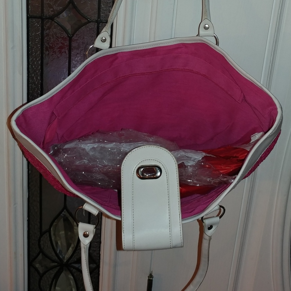 Tote ON SALE!!  Beautiful hot pink and white - Picture 2 of 4