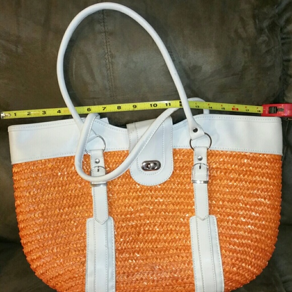 Tote ON SALE!! Beautiful hot pink and white - Picture 3 of 4