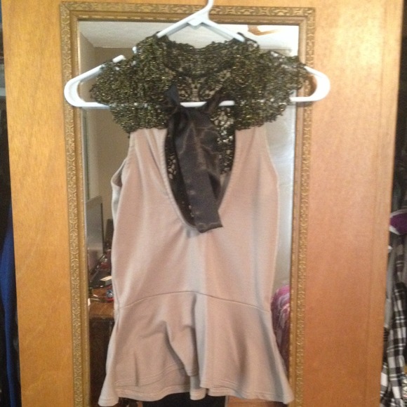 Halter top - Picture 2 of 2