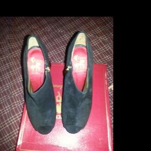 ★★★SOLD★★★ Sam Edelman suede booties