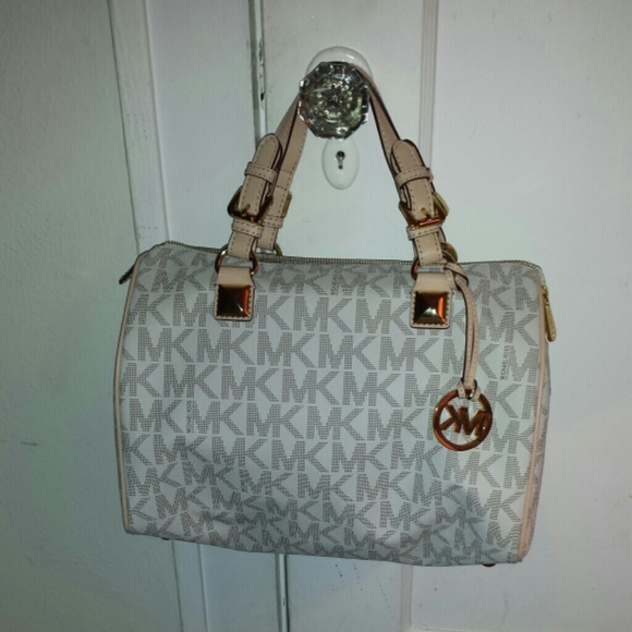 Michael Kors Grayson Large BNWOT pending sale***
