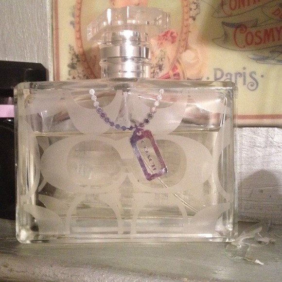 Perfume⛔️ traded with @stephanieadaya2⛔️