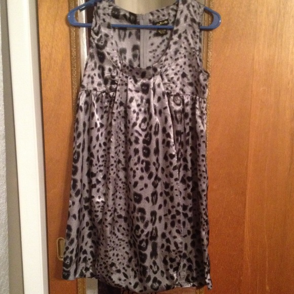 Loose leopard dress