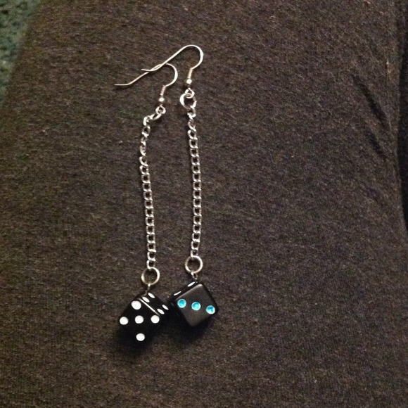 feelin' lucky earrings