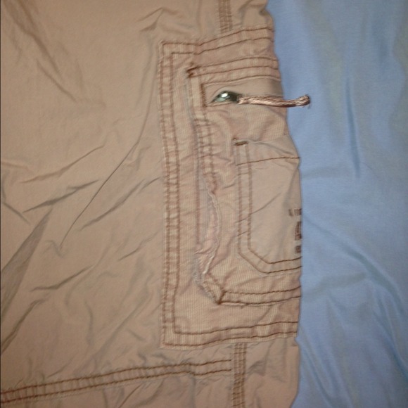 ⭐️SOLD⭐️Abercrombie and Fitch cargo pants - Picture 2 of 4