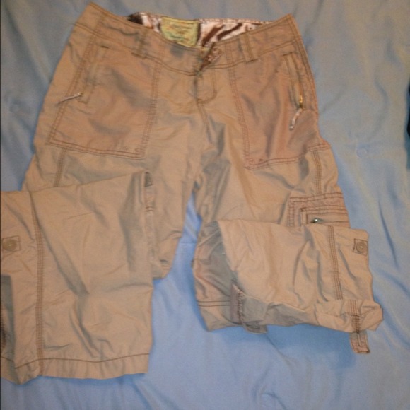 ⭐️SOLD⭐️Abercrombie and Fitch cargo pants - Picture 4 of 4