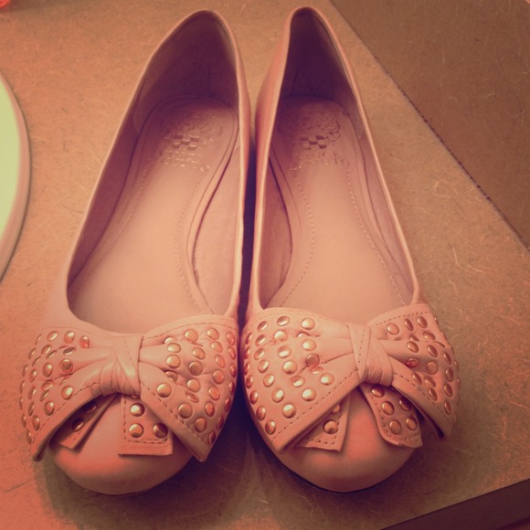 Vince Camuto blush pink ballet flat with bow!