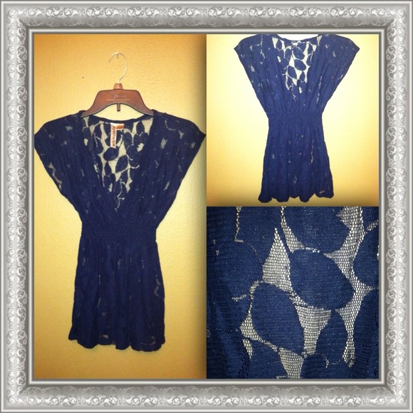 Eyeshadow Lace Navy Shirt