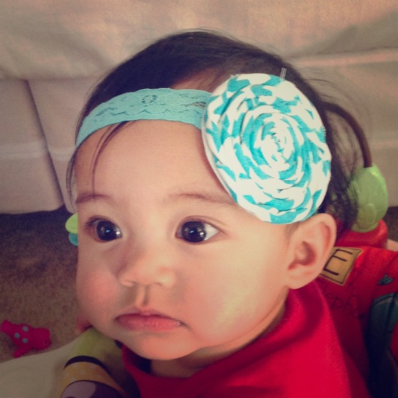 Headband lollipop look