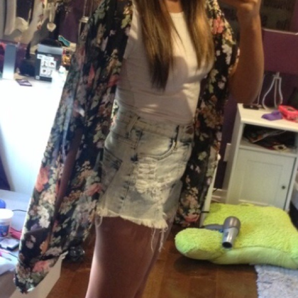 FLORAL KIMONO😻❤️ AVAILABLE!