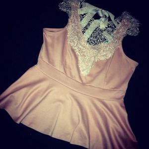 ❗️SOLD❗️Pink And White Peplum Top