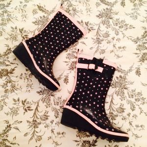 Brand new Wedge Rainboots