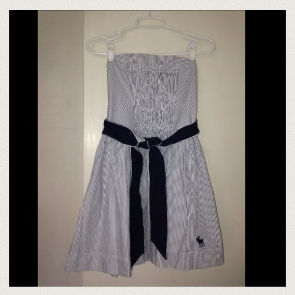 Abercrombie & Fitch strapless dress blue & white M