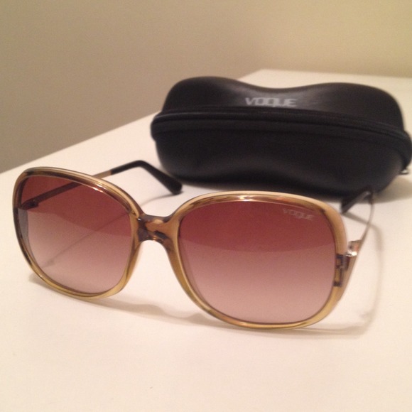 Vogue sunglasses 😎