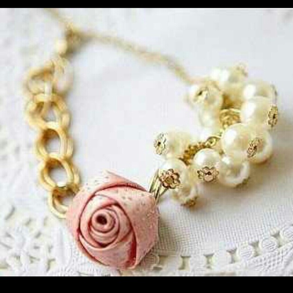 🎉HP California Chic Party 🎉Perls Bracelet