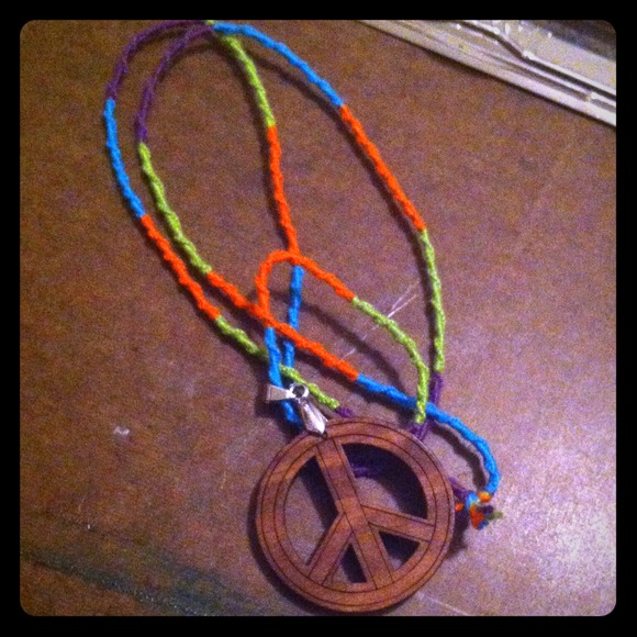 Twisted peace necklace
