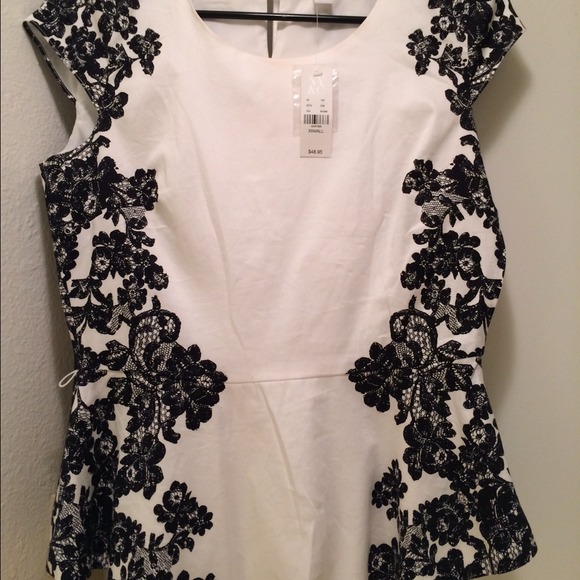 New with tags NY & Co lace print peplum top xs - Picture 4 of 4