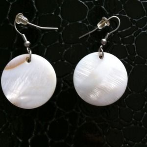 Made of mother pearl mass earings
